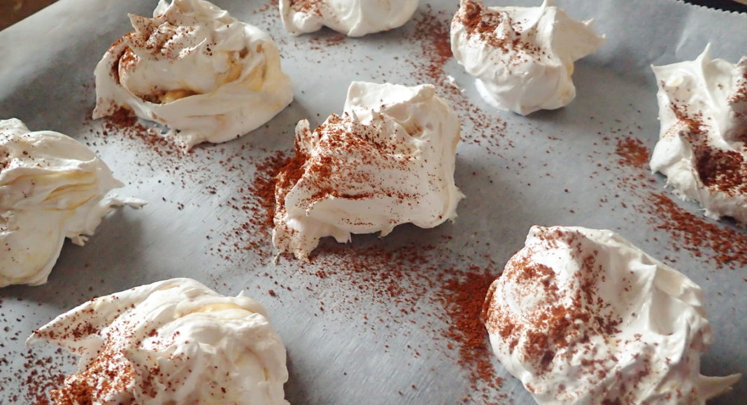 Giant Meringues with Tahini - Easy and Sophisticated